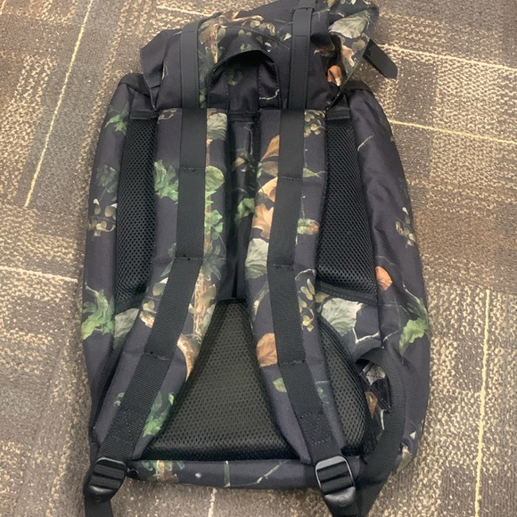 Hershel book bag NEW!! - Picture 2 of 9